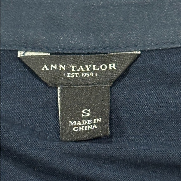 Ann Taylor Navy & White Sleeveless Top Size S - Picture 4 of 8